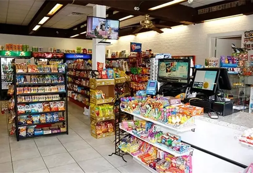 Columbia Lakes Resort Cottages