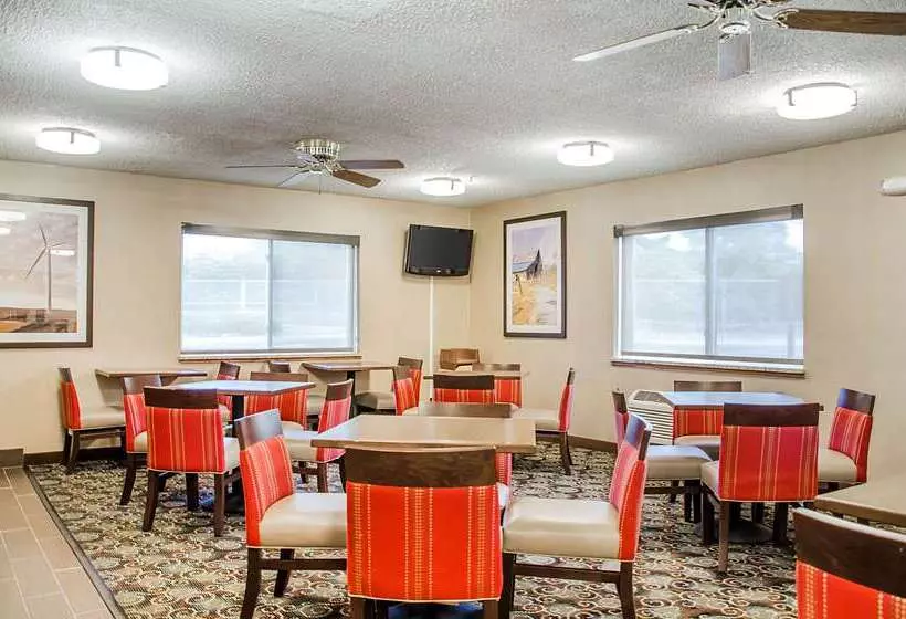 בית מלון כפרי Comfort Inn