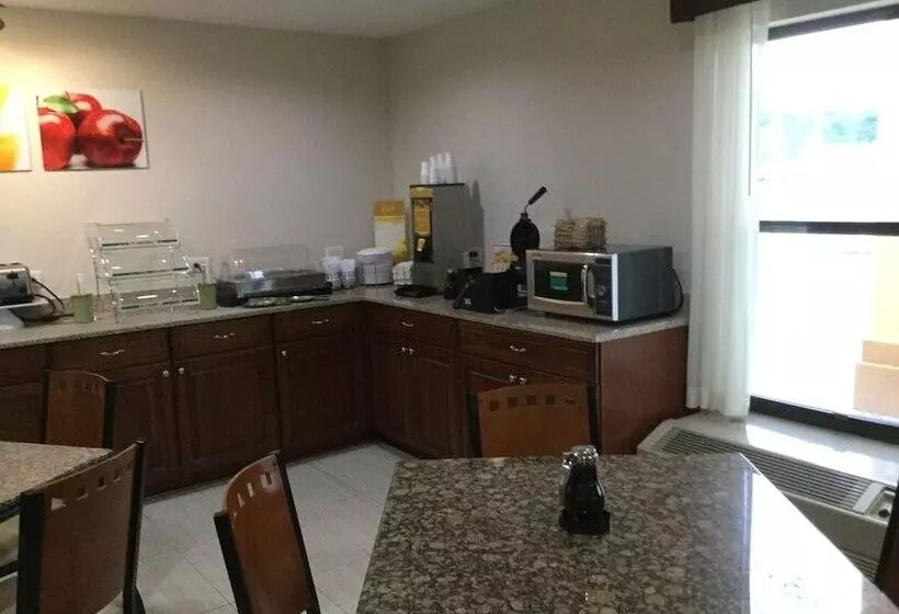 호텔 Quality Inn Arcola