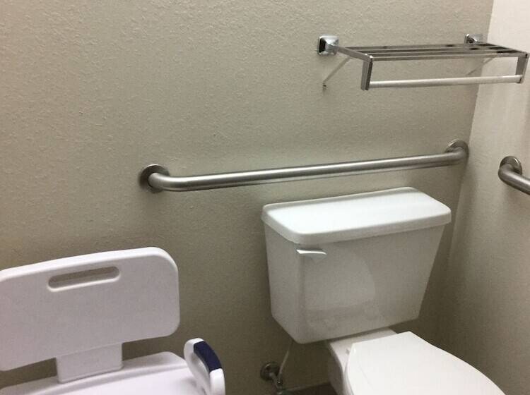 בית מלון כפרי Quality Inn Arcola