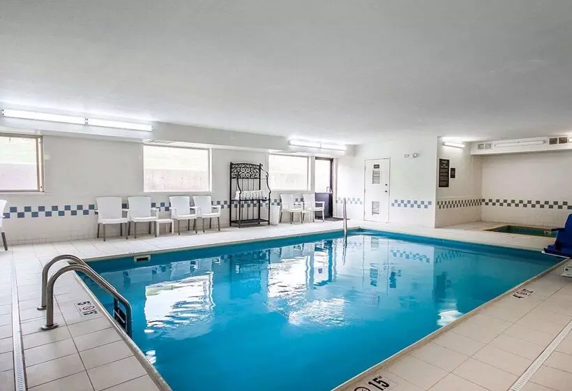 هتل Quality Inn