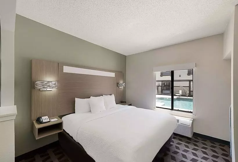 هتل Quality Inn & Suites Dfw Airport South