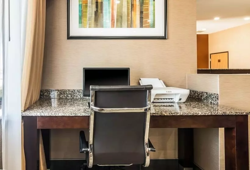 酒店 Quality Inn & Suites Salem Near I57