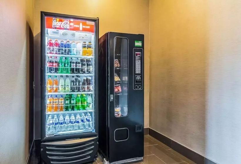 酒店 Quality Inn & Suites Salem Near I57