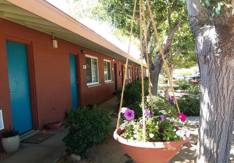 旅馆 Hilltop Tavern And Inn