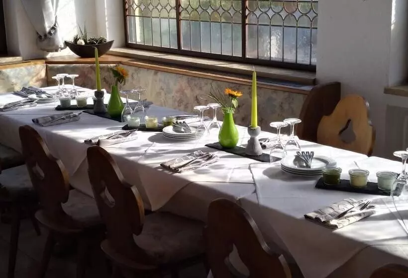 ユースホステル Restaurant Austüble