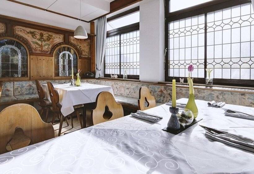 هاستل Restaurant Austüble