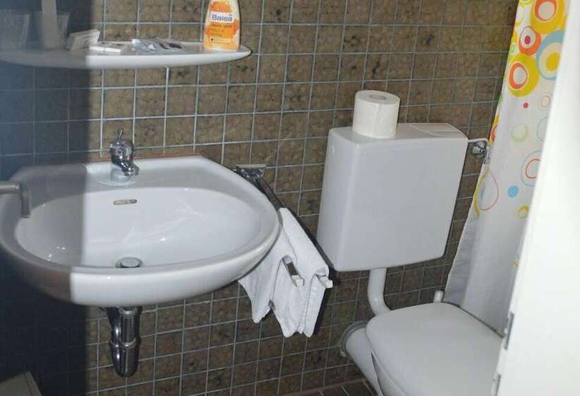 هاستل Restaurant Austüble