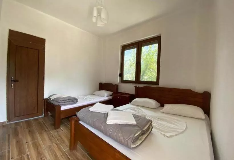 تختخواب و صبحانه Lazer çardaku Guesthouse