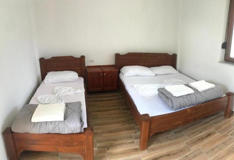 تختخواب و صبحانه Lazer çardaku Guesthouse
