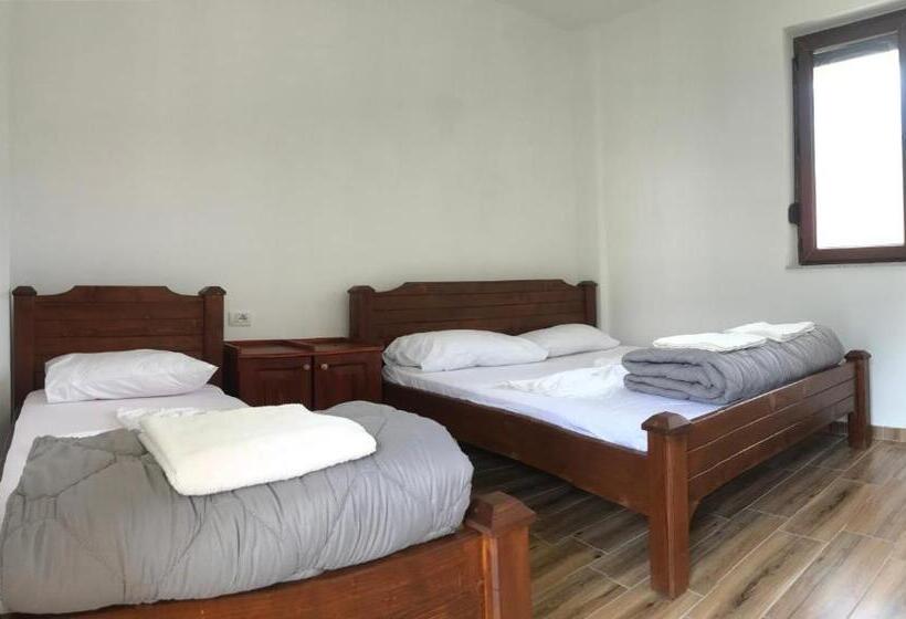 تختخواب و صبحانه Lazer çardaku Guesthouse