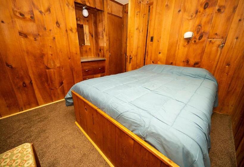 Fair Wind Motel And Cottages