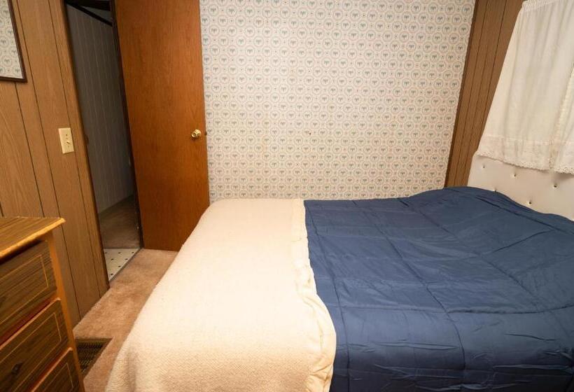 Fair Wind Motel And Cottages