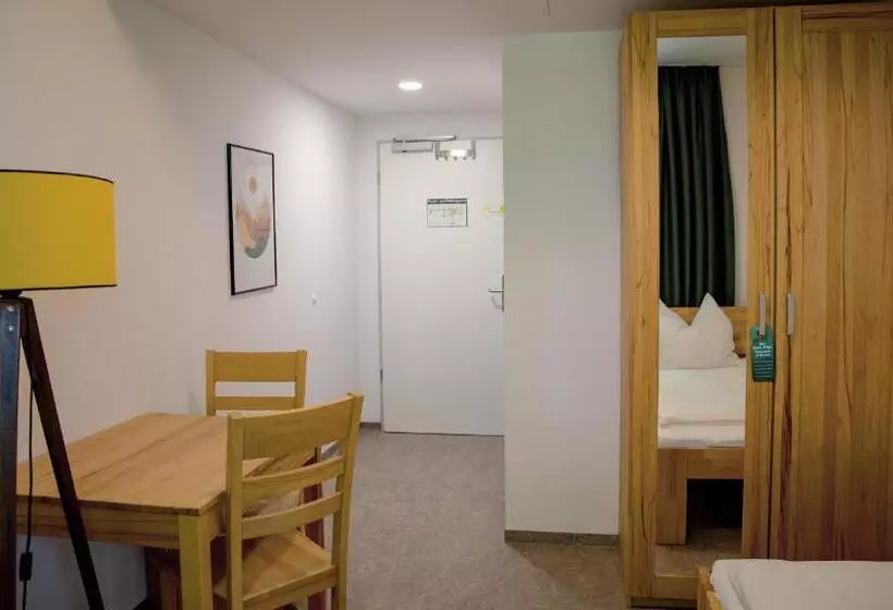 Aamiaismajoitus (B&B) Garni Fischerfleck In Ismaning Near Munich