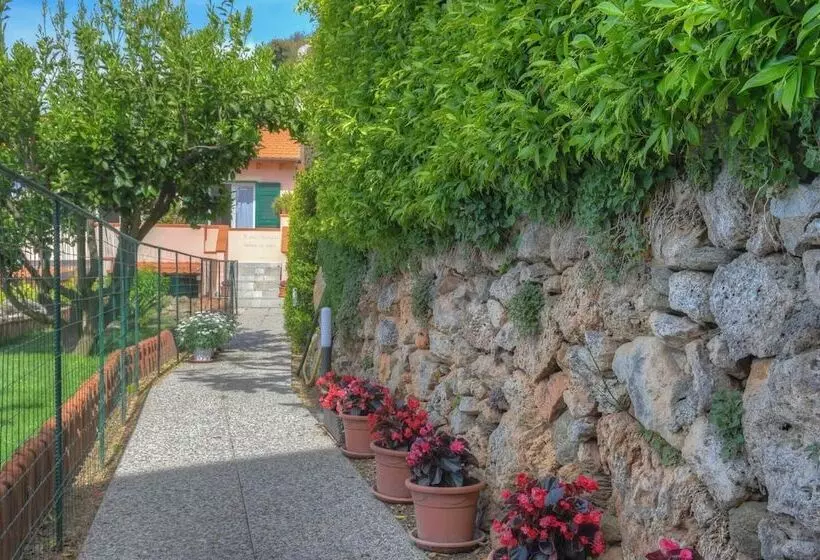 Hotelli La Locanda Di Cucco