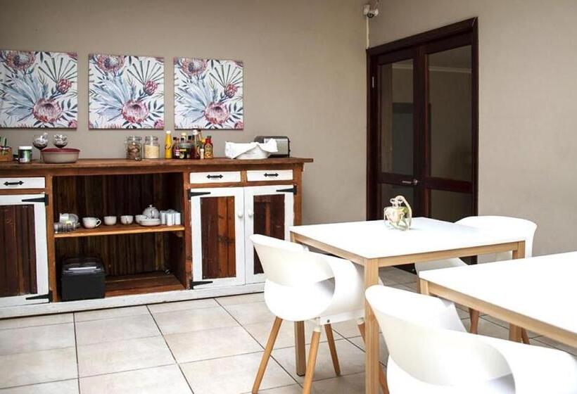 پانسیون Kroon Manor