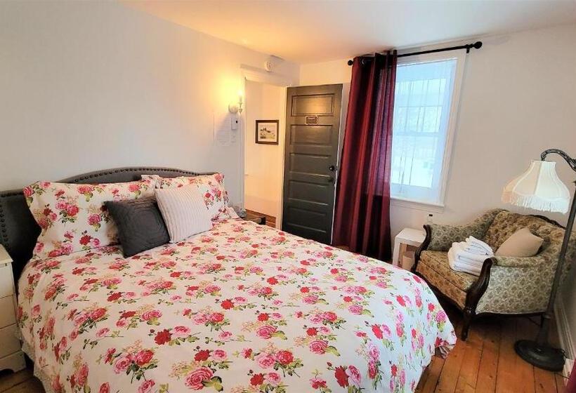 ユースホステル Auberge Du Vignoble Bromont