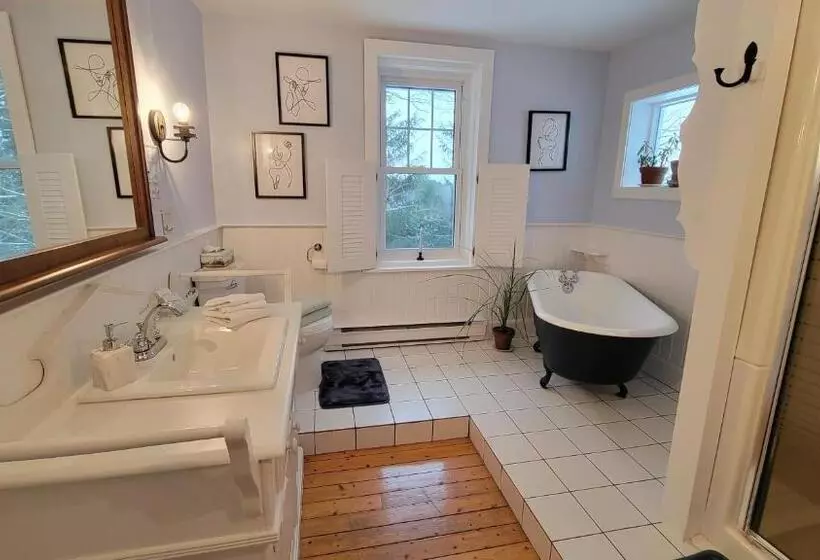 Auberge Du Vignoble Bromont