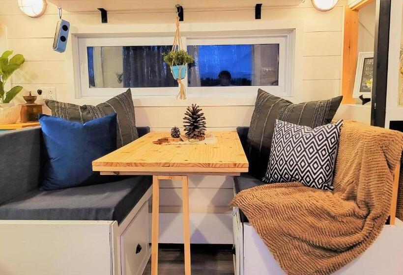 ユースホステル Auberge Du Vignoble Bromont