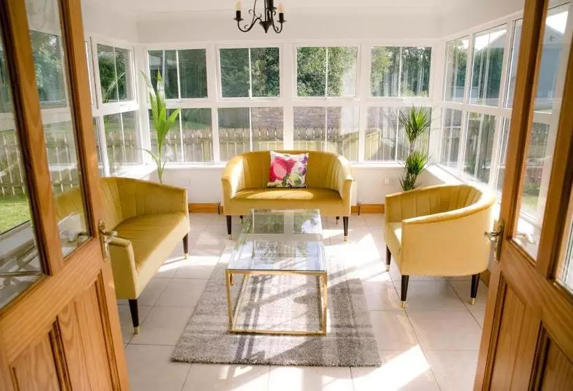 تختخواب و صبحانه Farmleigh House