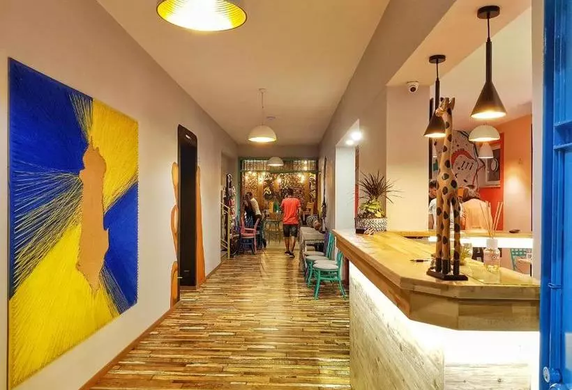 Bed Station Hostel & Bar