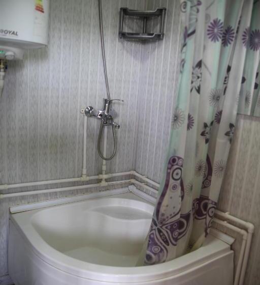 פנסיון Art Guest House Usto