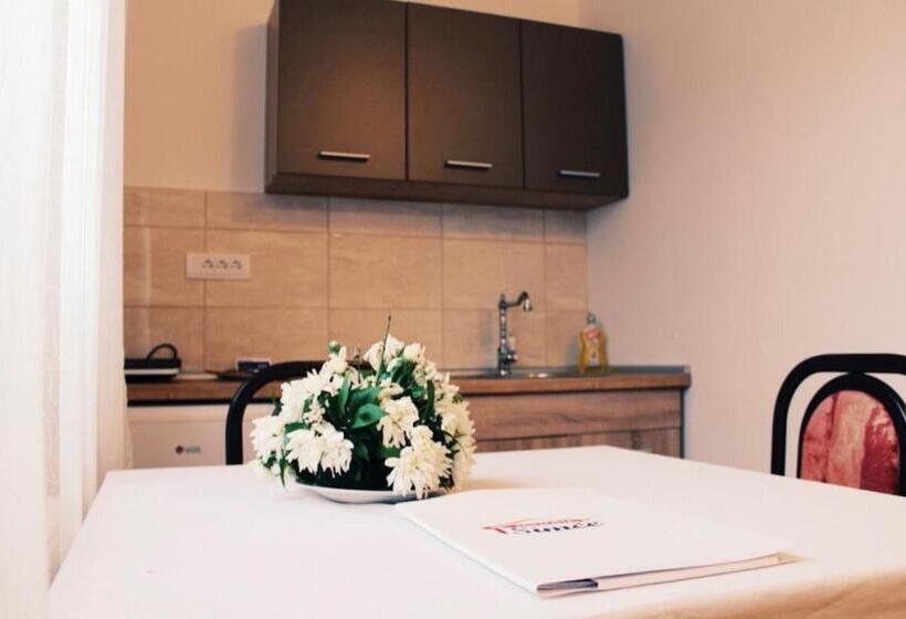 تختخواب و صبحانه Konačište Simče