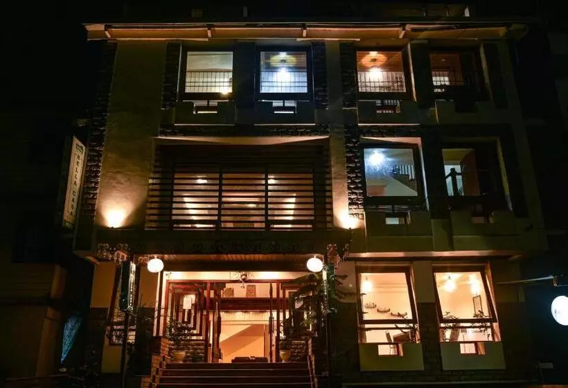 هتل Bella Casa
