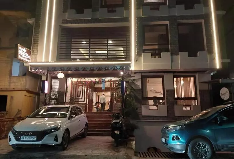 هتل Bella Casa