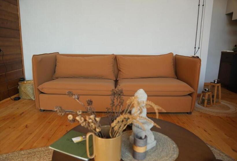 Отель Hover Boutique