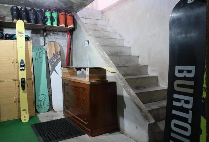 הוסטל Starfall Lodge