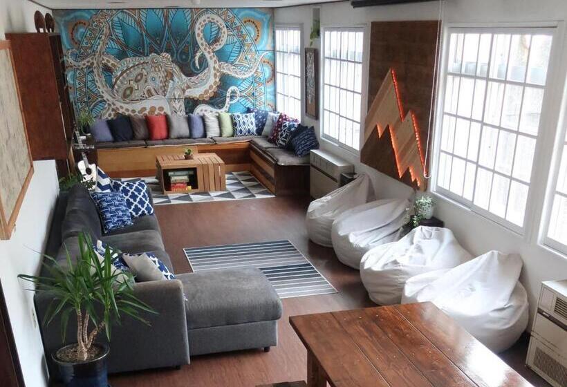 הוסטל Starfall Lodge