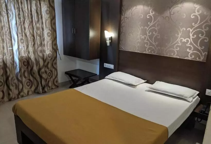 Hotel Aashraya