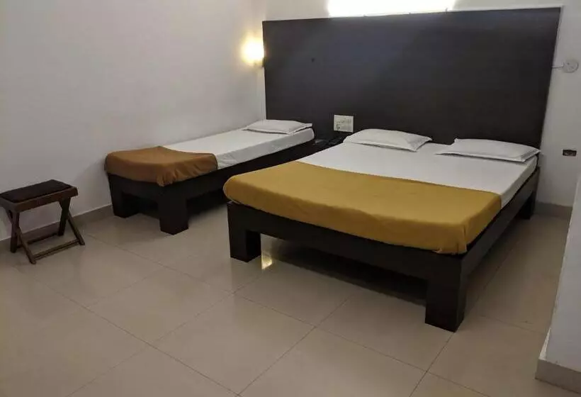 Hotel Aashraya