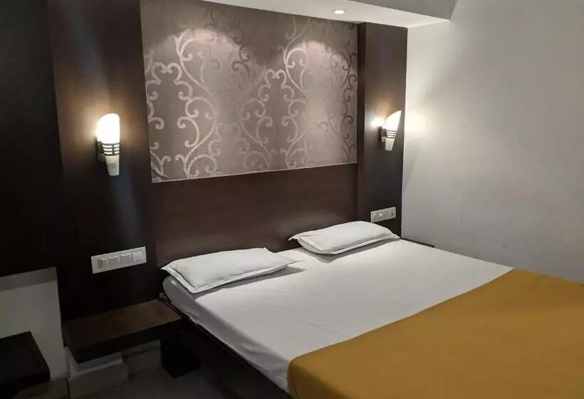 Hotel Aashraya