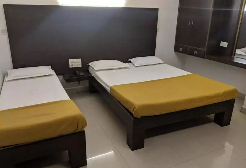 Hotel Aashraya