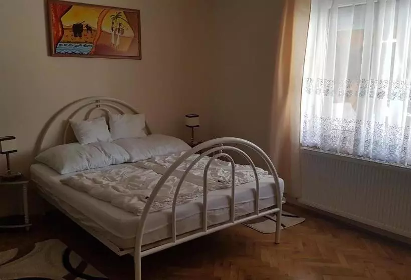 Tini Apartman