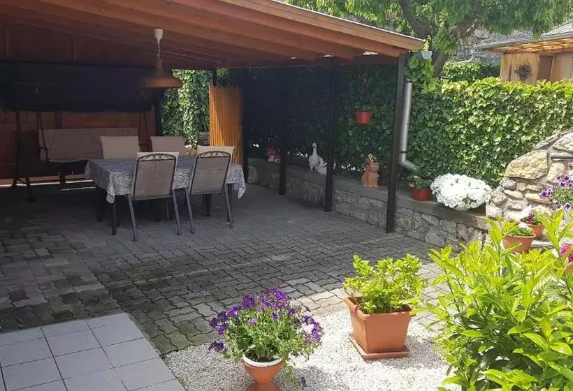 Tini Apartman