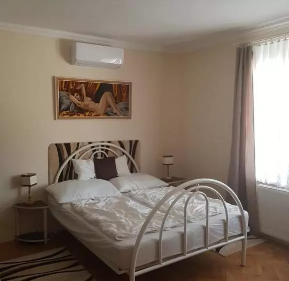 Tini Apartman