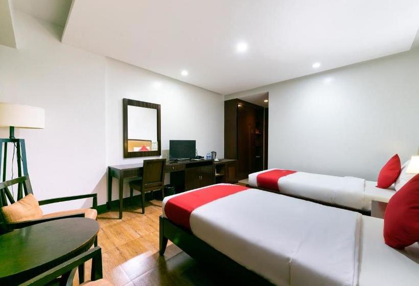 Hotel Capital O 176 Bliss