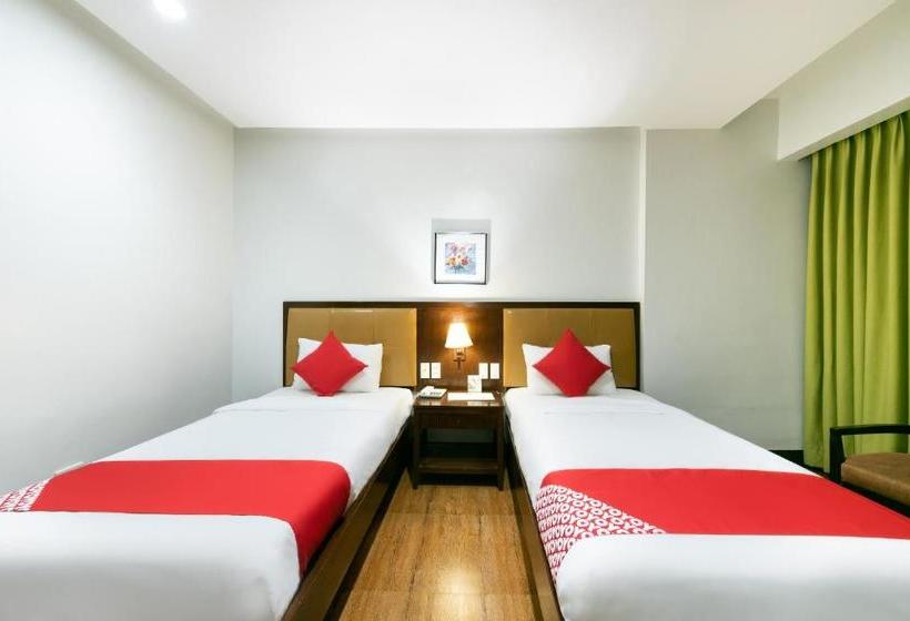 Hotel Capital O 176 Bliss