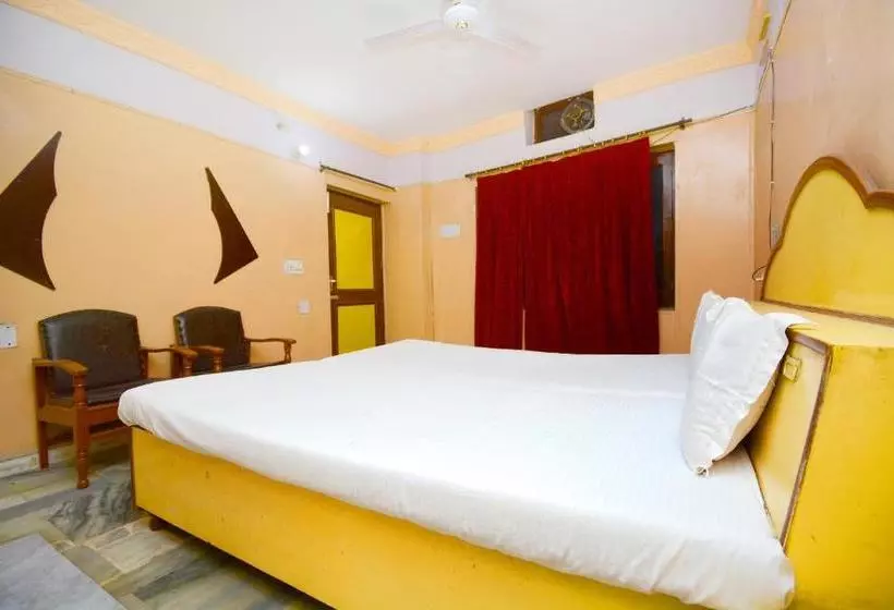 ホテル Spot On 37861 Locham Guest House