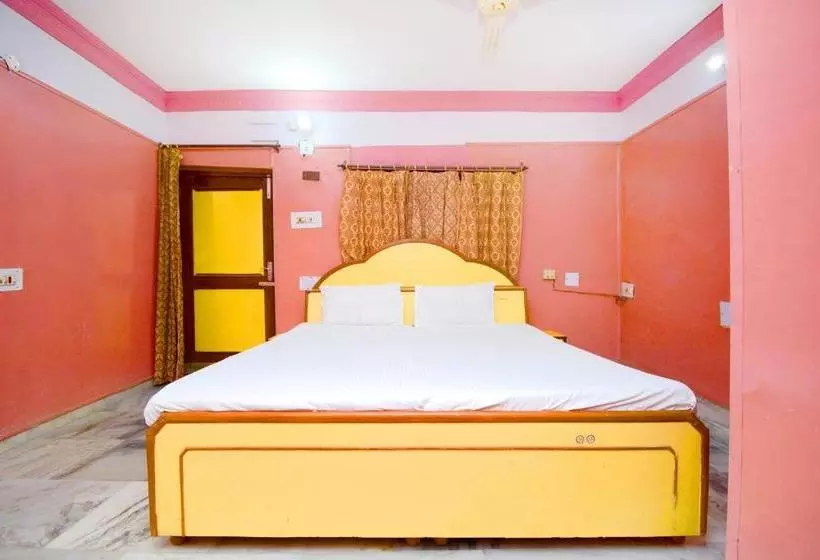 ホテル Spot On 37861 Locham Guest House