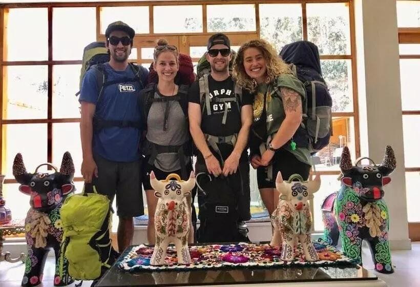 پانسیون Bull House