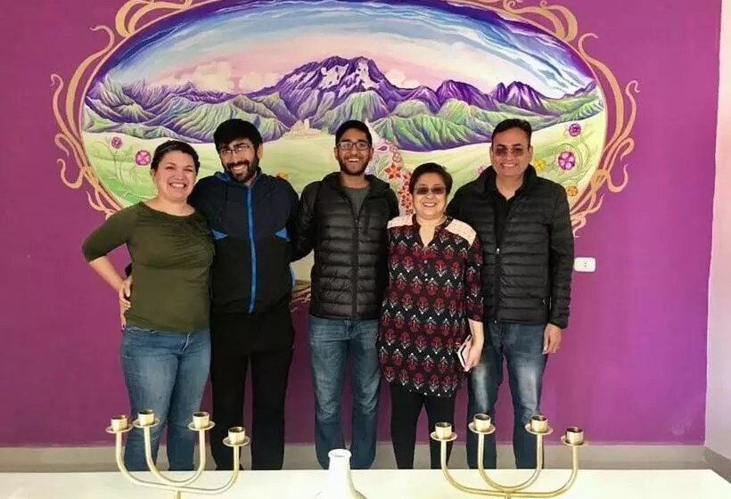 پانسیون Bull House