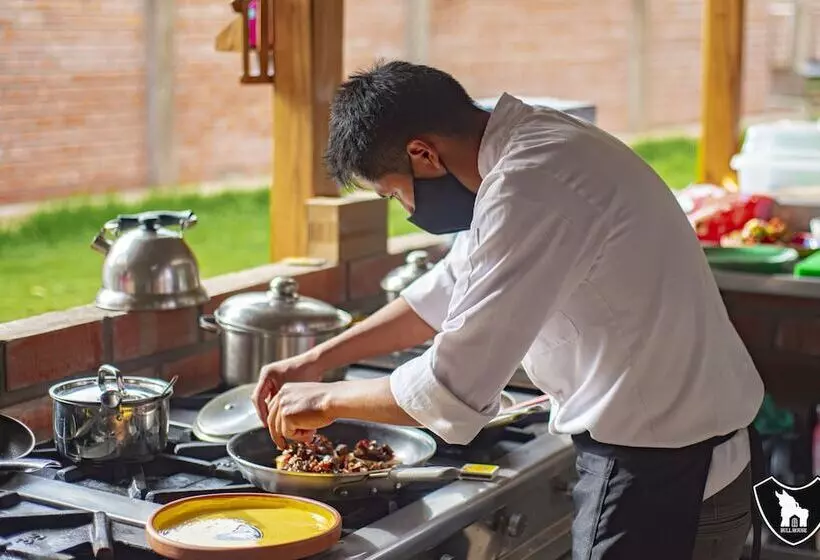 پانسیون Bull House