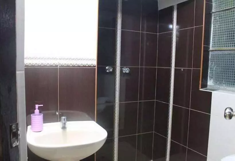 پانسیون Bull House