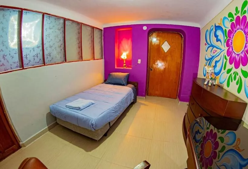 پانسیون Bull House