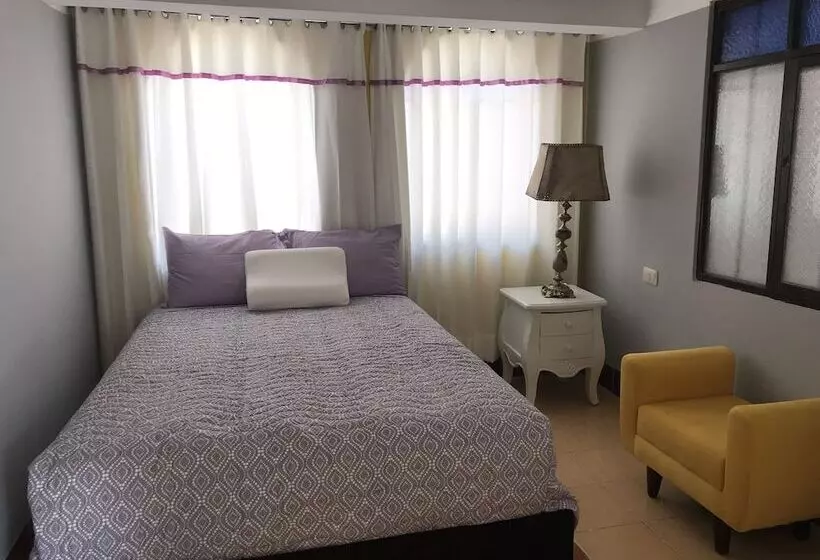 پانسیون Bull House