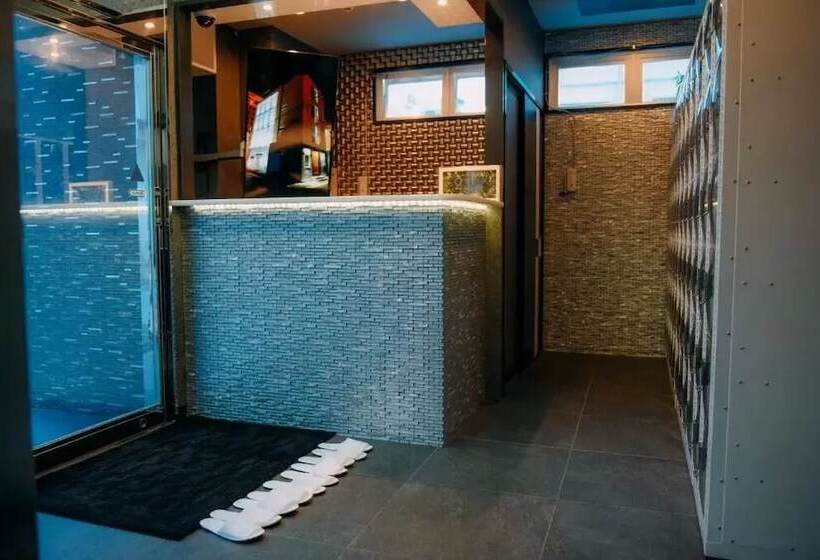 Capsule Hotel 2nd Box